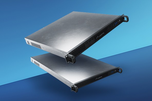 Tres cajas de servidor RACK 19″ 1U